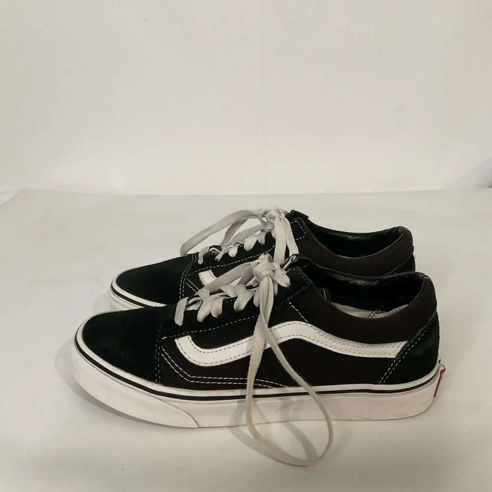 VANS Old Skool Black White Mens 5.5 Women’s 7 Lace-Up Sneakers; White Soles